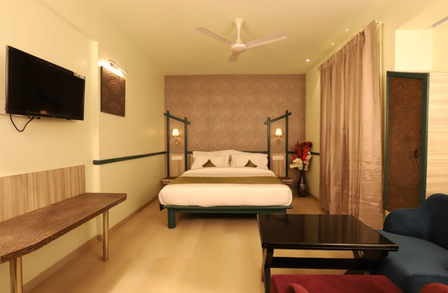 Hotel Prabha Palace | Deluxe Twin Bedded Room 